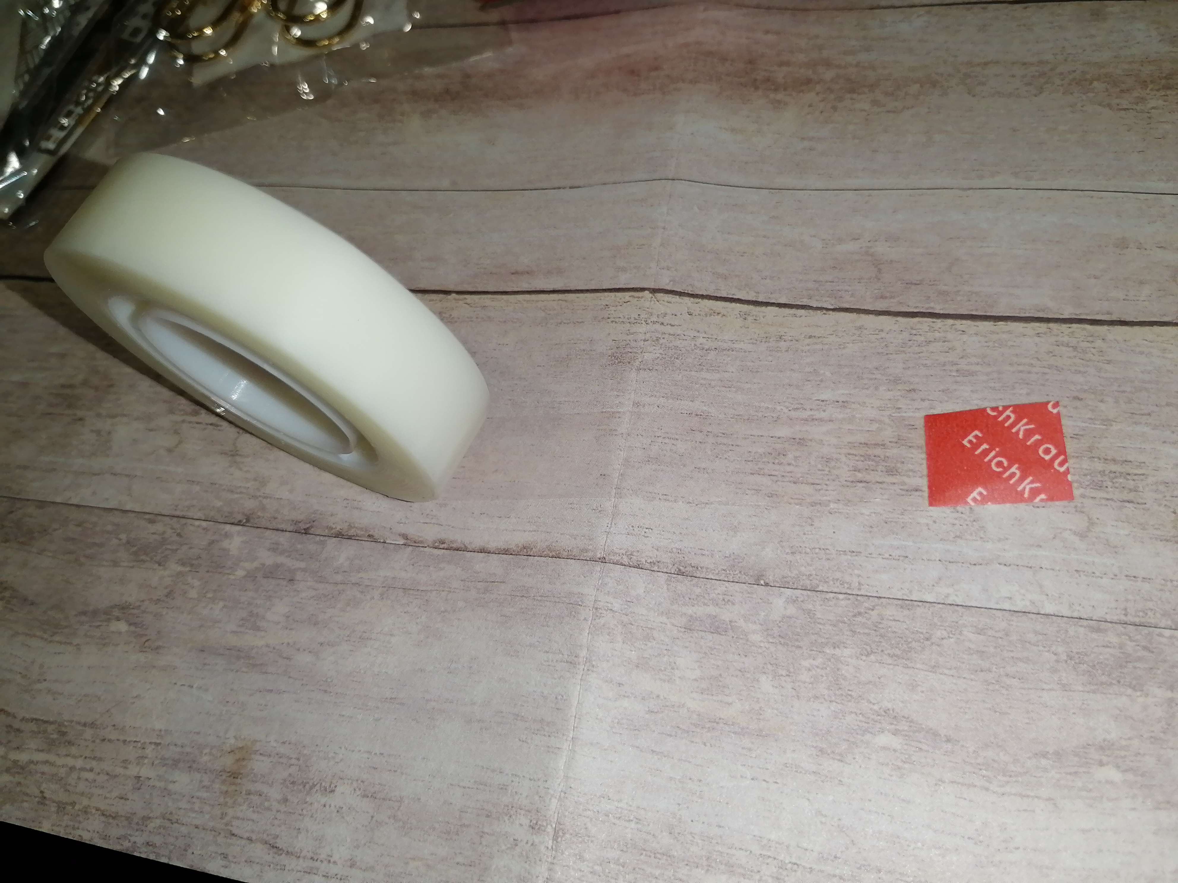 Фотография покупателя товара Клейкая лента канцелярская, 12 мм х 20 метра, ErichKrause Invisible, матовая, незаметная, в коробке, с европодвесом - Фото 4
