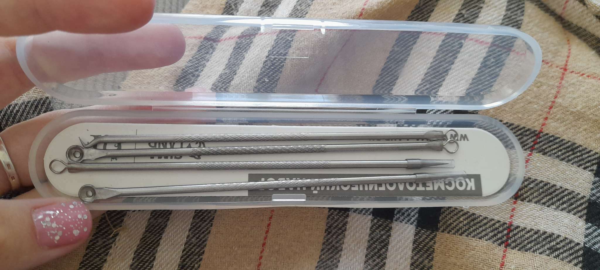 Фотография покупателя товара Косметологический набор, 4 предмета, в пластиковом футляре, 11.5 см, серебристый - Фото 1