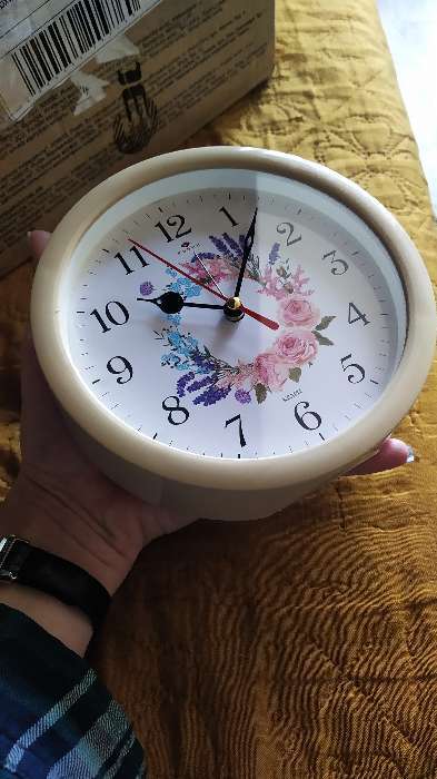 Фотография покупателя товара Часы - будильник настольные "Цветочный узор", дискретный ход, d-15 см, 15.7 х 15.7 см, АА - Фото 4