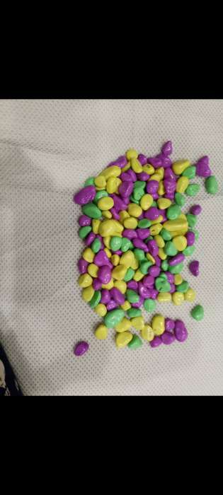 Фотография покупателя товара Галька декоративная, флуоресцентная микс: лимонный, зеленый, пурпурный, 800 г, фр.8-12 мм - Фото 1