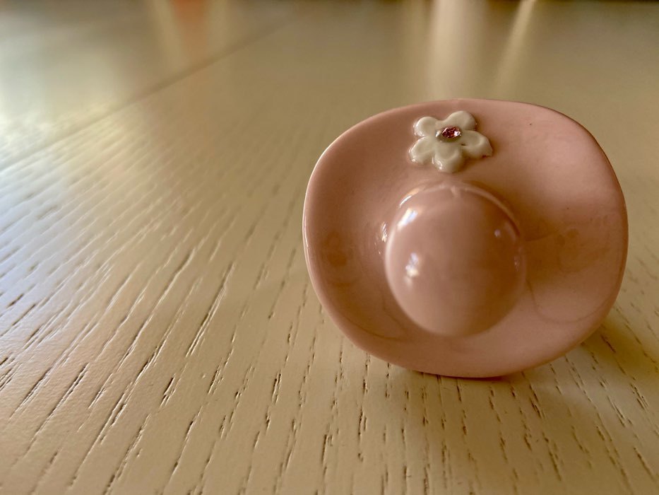 Фотография покупателя товара Сувенир керамика "Розовая пустышка" стразы 4,5х4,5х6,8 см - Фото 2