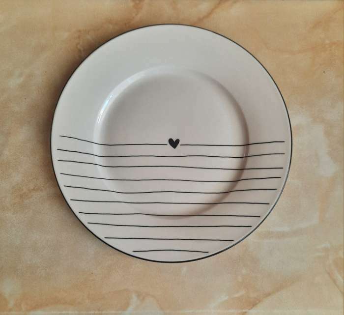 Фотография покупателя товара Тарелка керамическая «С любовью», 20 см, цвет белый - Фото 2