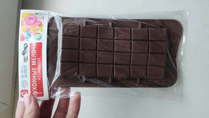 Фотография покупателя товара Форма для шоколада Доляна «Плитка», силикон, 22.5×10.5×0.2 см, 24 ячейки (2×2.5 см), коричневая