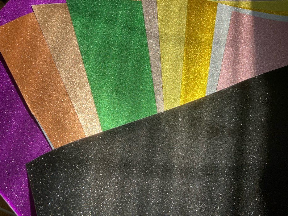 Фотография покупателя товара Набор бумаги цветной самоклеящаяся перламутровой, формат А4, 10 листов, 10 цветов - Фото 2
