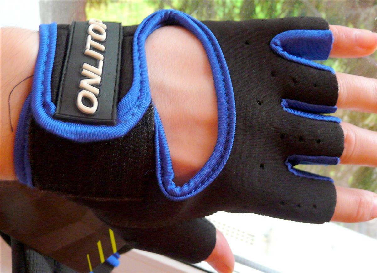 Фотография покупателя товара Перчатки спортивные ONLYTOP, р. XL, цвет чёрый/синий - Фото 4