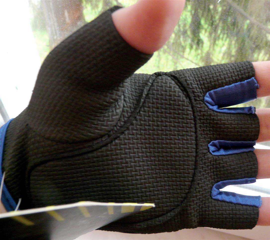 Фотография покупателя товара Перчатки спортивные ONLYTOP, р. М, цвет чёрный/синий
