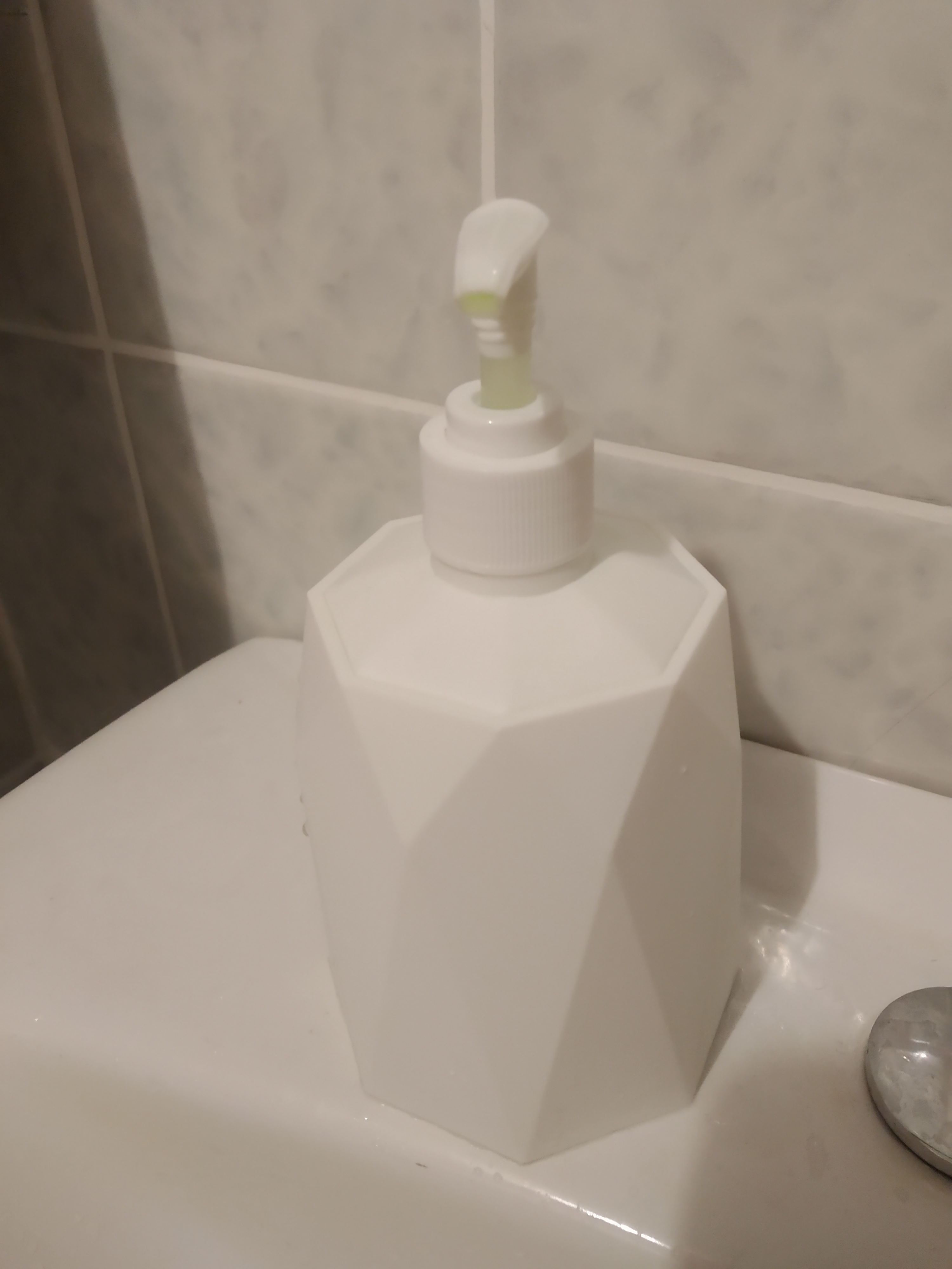 Фотография покупателя товара Дозатор для мыла «Призма», 330 мл, цвет белый - Фото 7