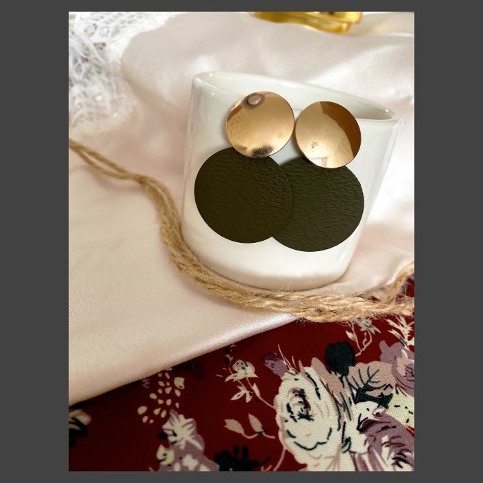 Фотография покупателя товара Серьги металл "Леди" текстурные, цвет оливковый в золоте