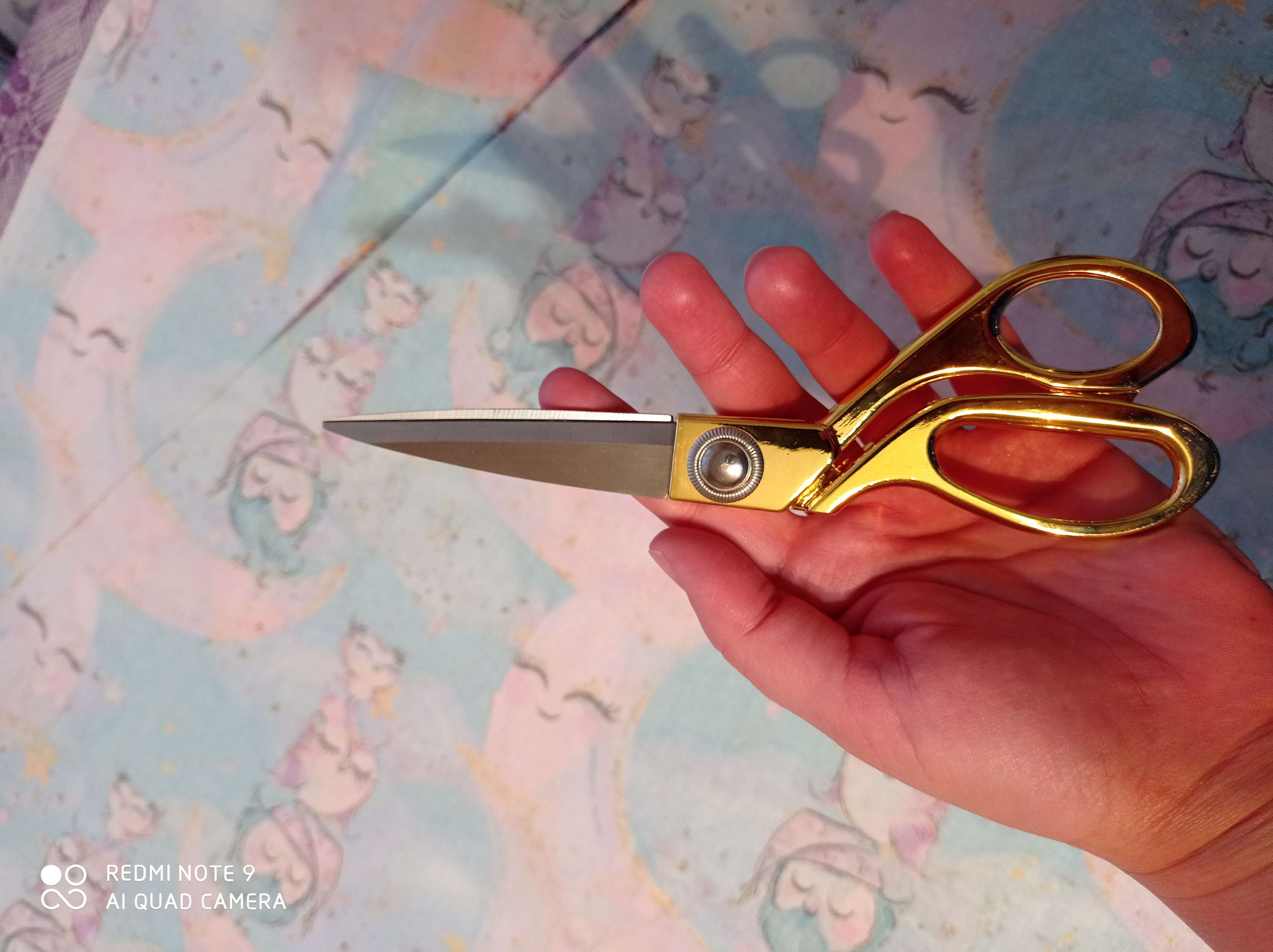 Фотография покупателя товара Ножницы закройные, скошенное лезвие, 8", 20 см, цвет золотой