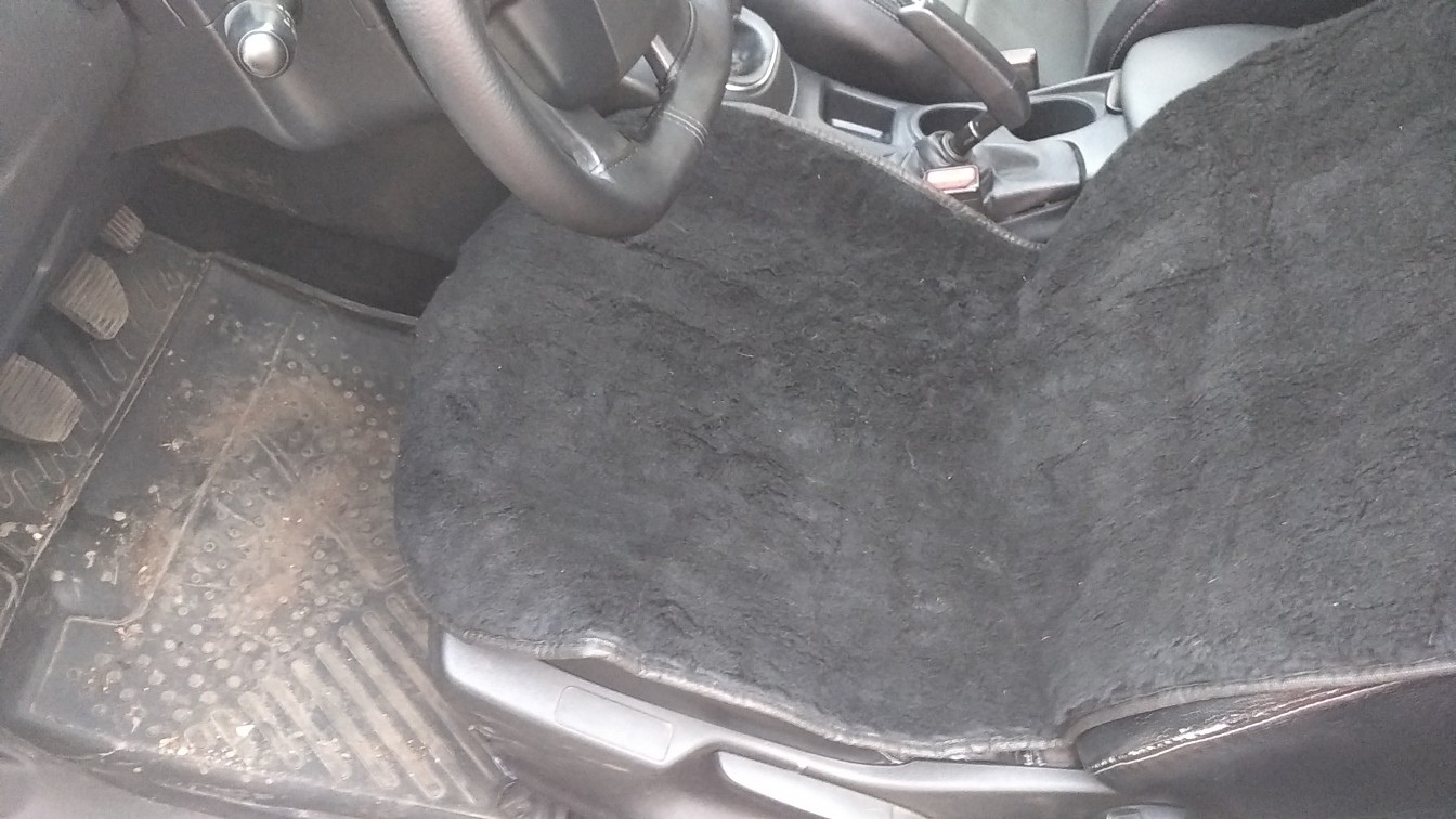Фотография покупателя товара Накидка на переднее сиденье, искусственный мех, размер 55 х135 см, черный - Фото 1
