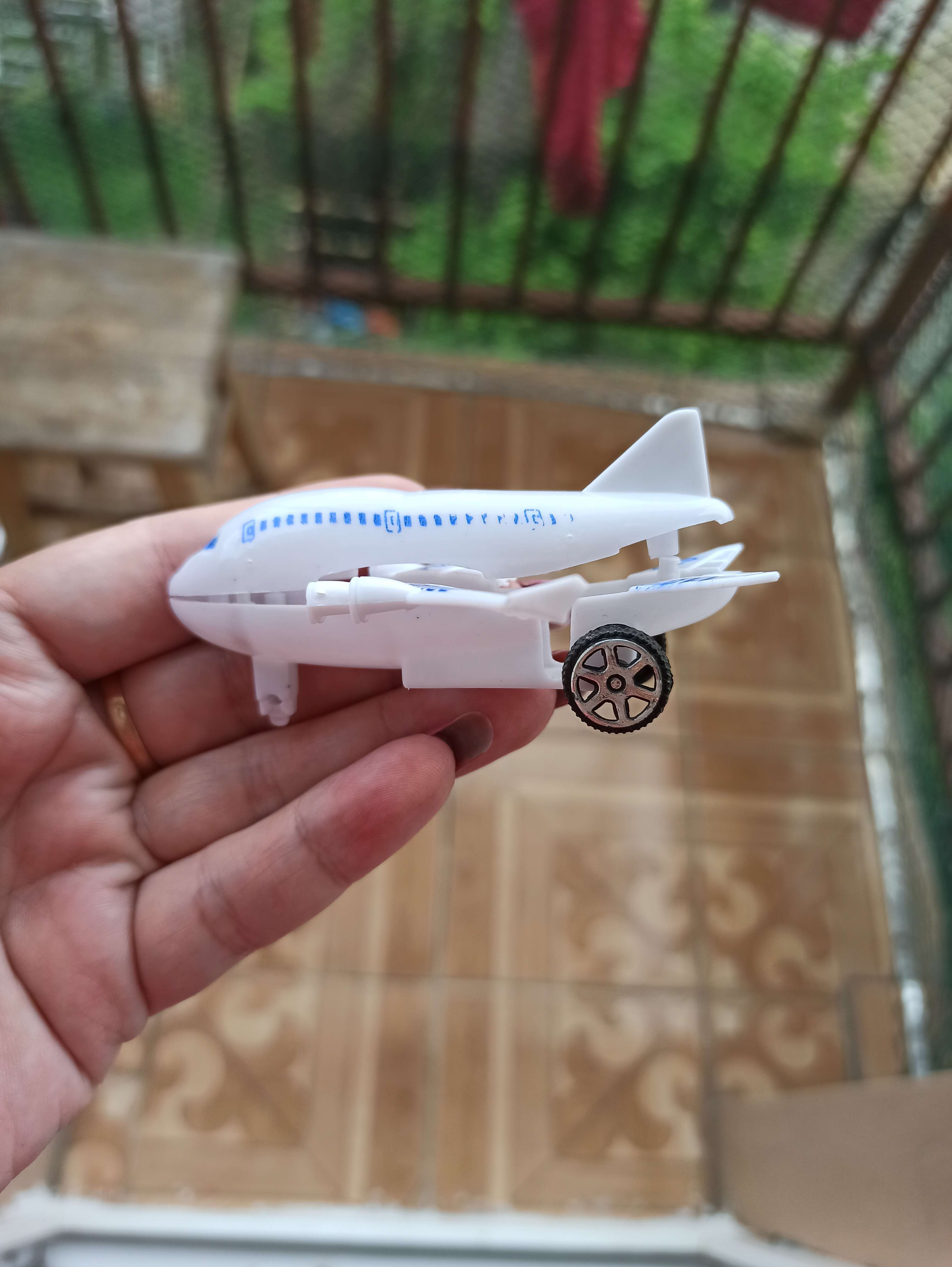 Фотография покупателя товара Самолёт «Глазастик», цвета МИКС