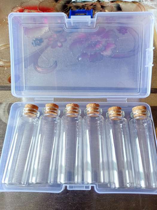 Фотография покупателя товара Набор баночек для хранения бисера, d=2.2×7 см, 6 шт., в контейнере, 14.5×8.5×3.5 см - Фото 3