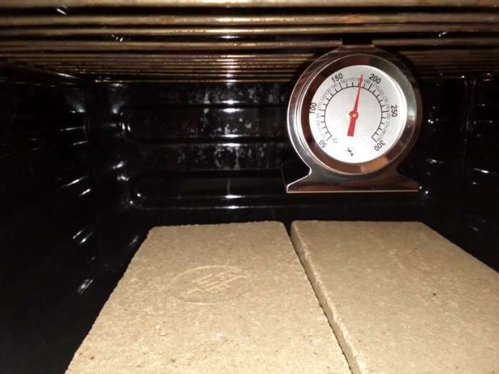Фотография покупателя товара Термометр, градусник кулинарный, кух  "Для духовки", от 50 до 300°С, 7 х 6 х 3.5 см - Фото 1