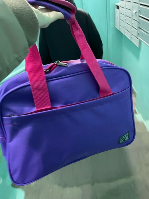 Фотография покупателя товара Сумка спортивная на молнии, наружный карман, длинный ремень, цвет фиолетовый/розовый - Фото 2
