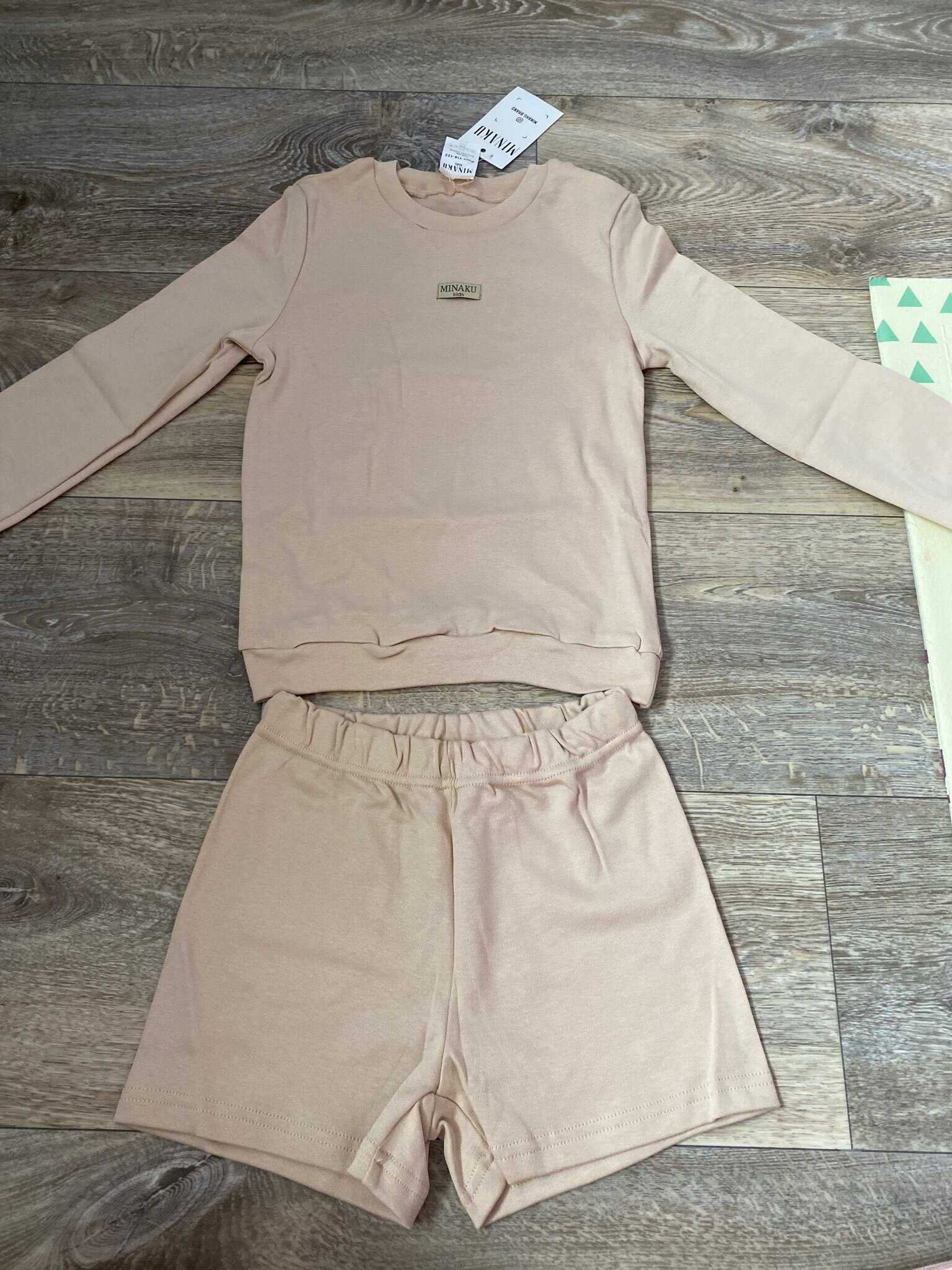 Фотография покупателя товара Костюм детский (свитшот, шорты) MINAKU, цвет бежевый, рост 116 см - Фото 1