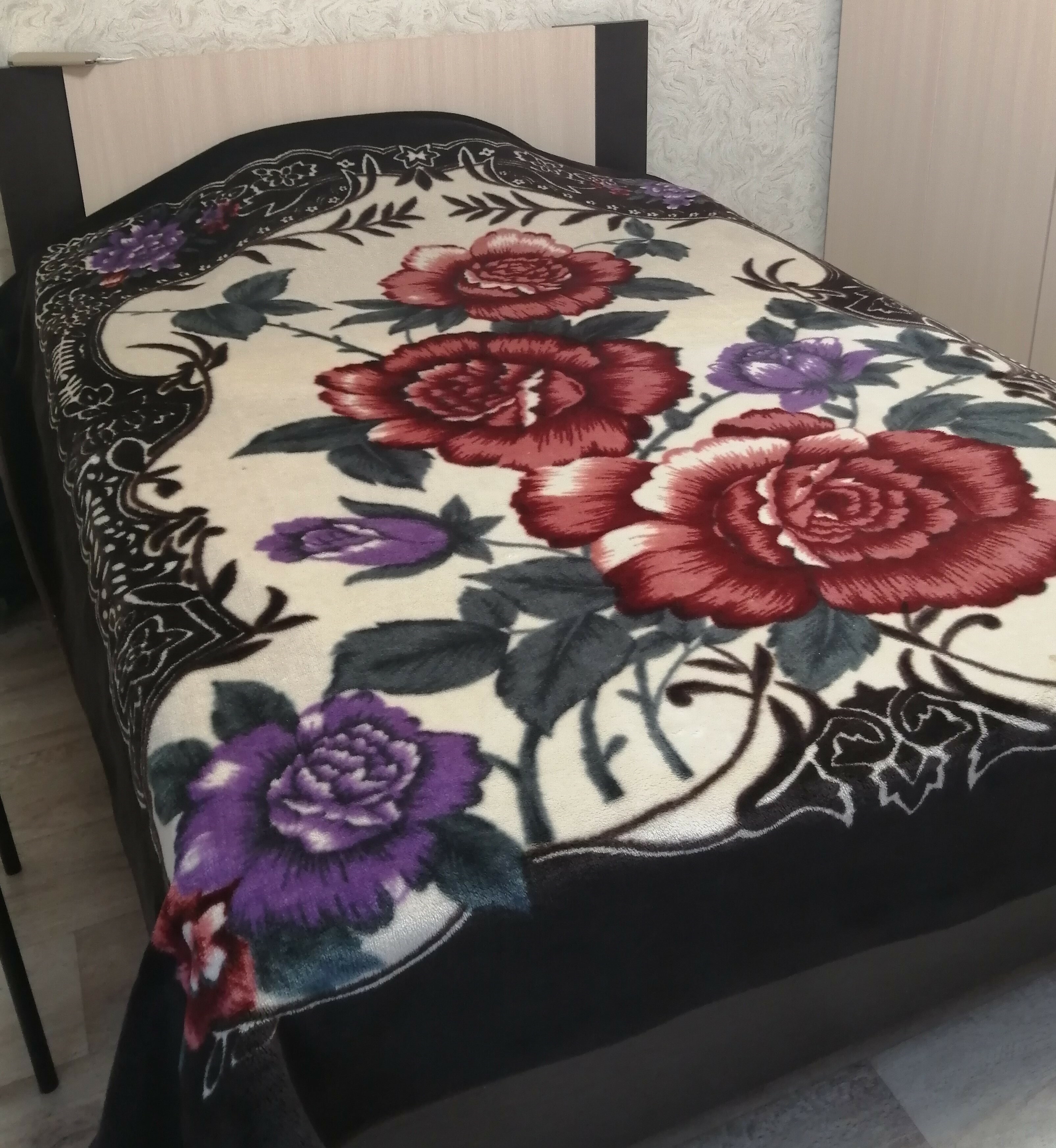Фотография покупателя товара Кровать «Аврора» без ПМ, 140 × 200 см, со встроенным основанием, цвет венге / дуб молочный - Фото 1