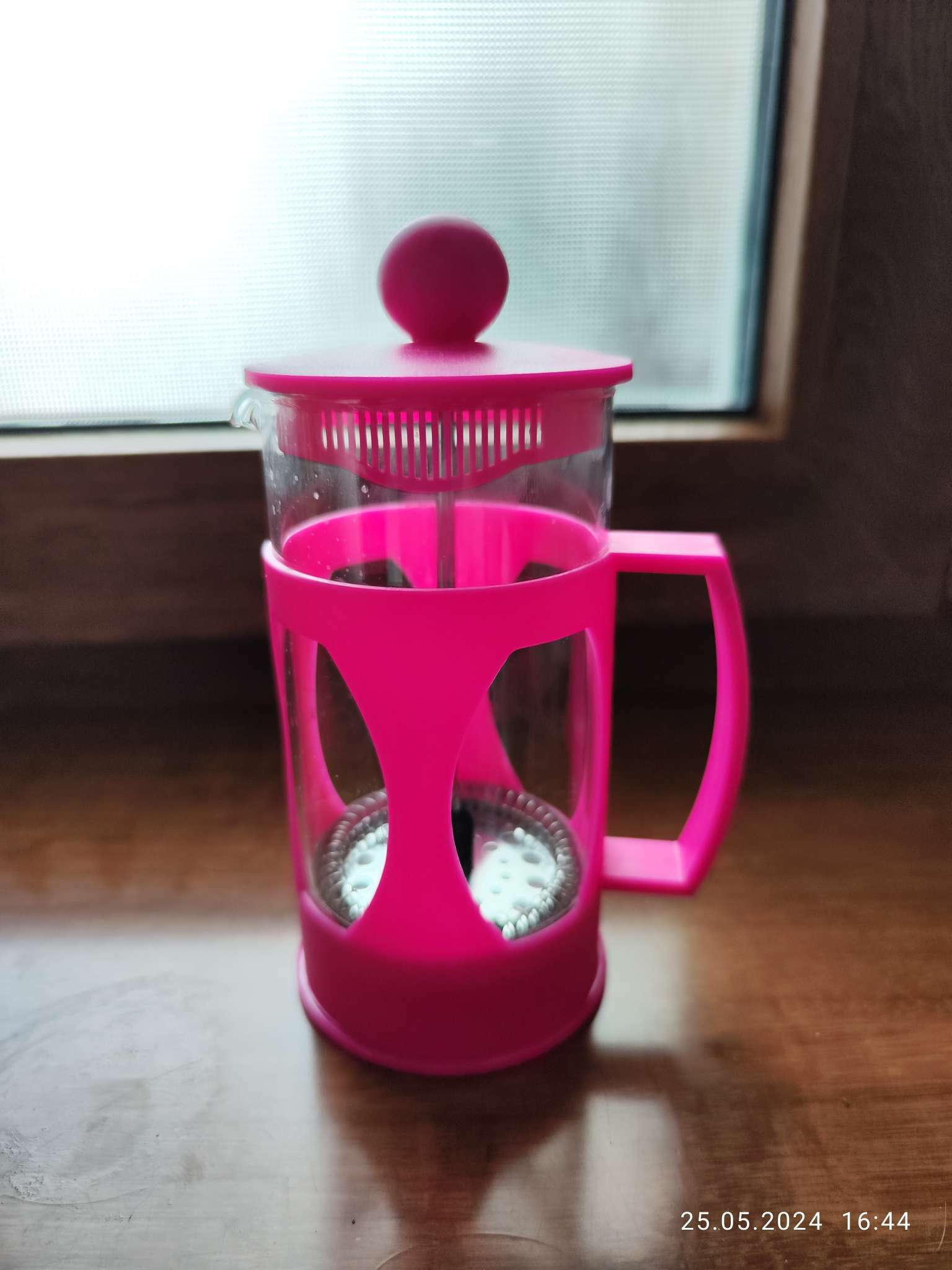 Фотография покупателя товара Чайник заварочный френч - пресс Доляна «Оливер», 350 мл, стекло, цвет фуксия - Фото 1