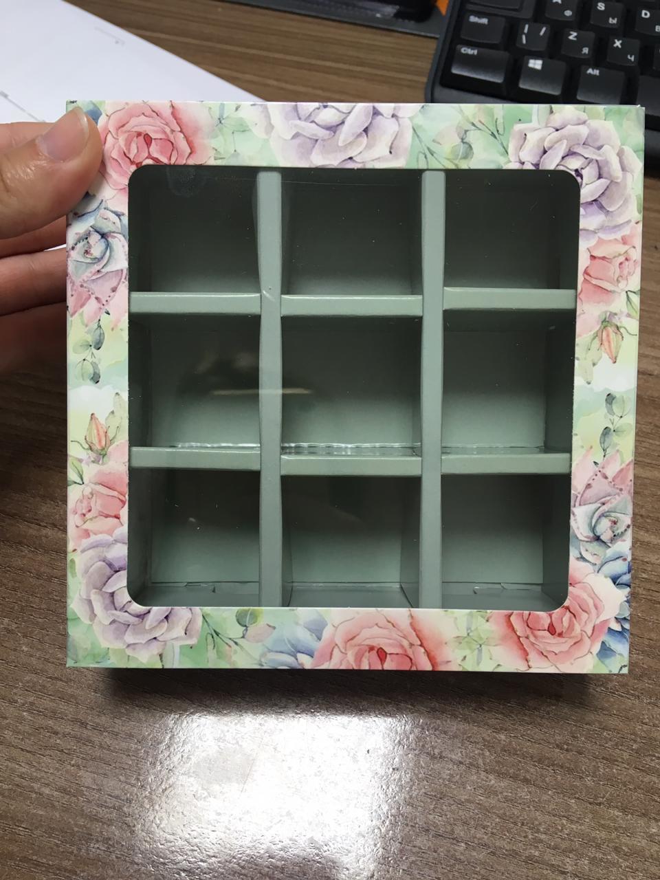 Фотография покупателя товара Коробка под 9 конфет с обечайкой "Rose" с окном, 14,5 х 14,5 х 3,5 см - Фото 9