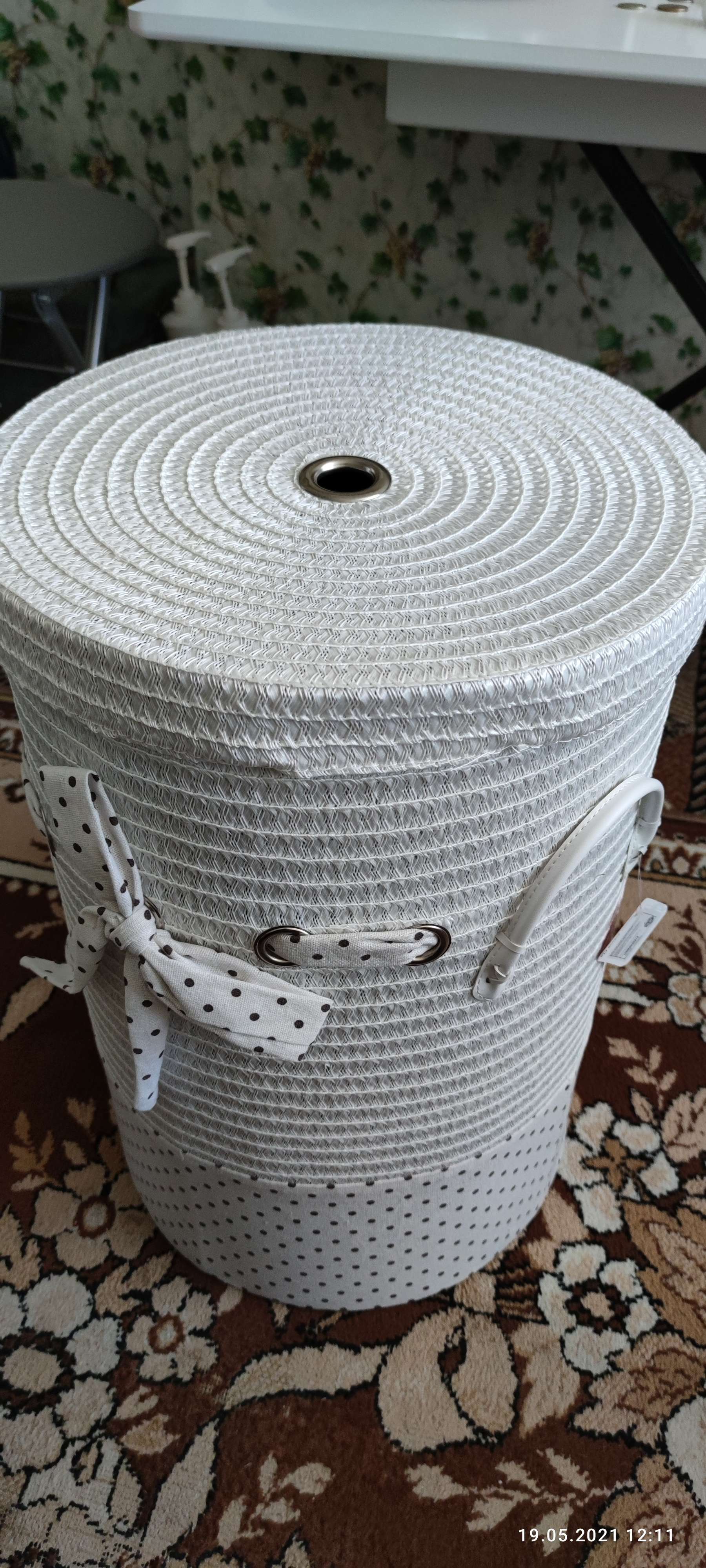 Фотография покупателя товара Корзина для белья универсальная плетёная Доляна «Грей», 41×41×55,5 см, цвет белый - Фото 3