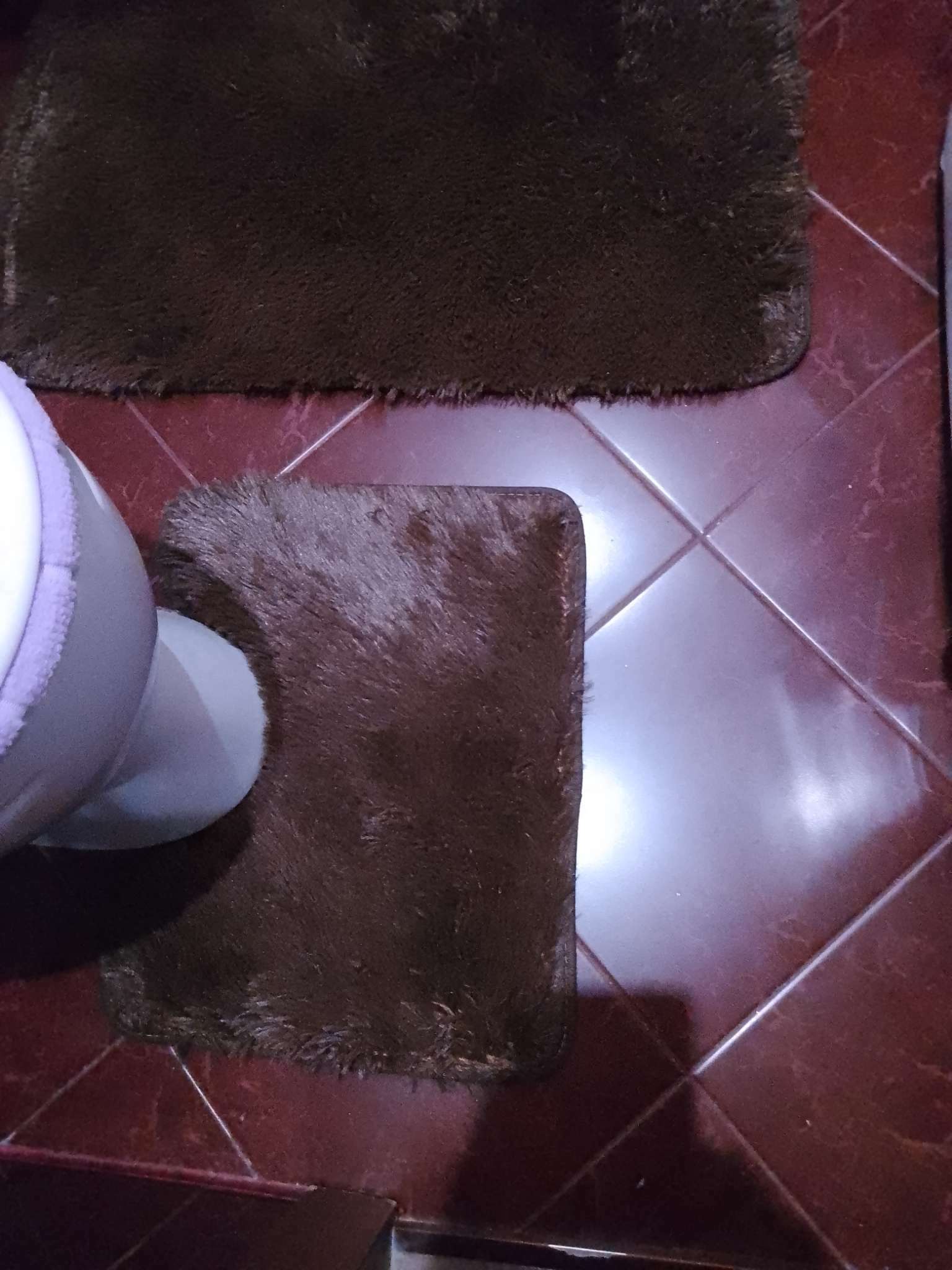 Фотография покупателя товара Набор ковриков для ванной и туалета Доляна «Пушистик», 2 шт, 40×50 см, 50×80 см, цвет зелёный - Фото 1