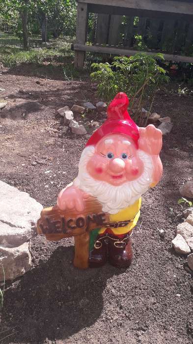 Фотография покупателя товара Садовая фигура "Гном Welcome", разноцветная, керамика, 35 см - Фото 4