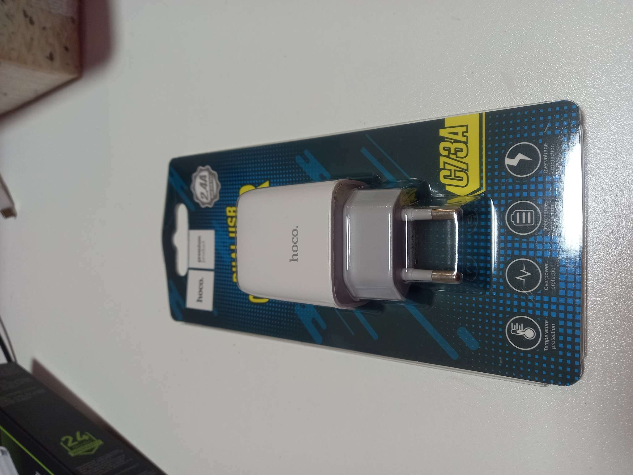 Фотография покупателя товара Сетевое зарядное устройство Hoco C73A, 2 USB, 2.4 А, белый - Фото 3