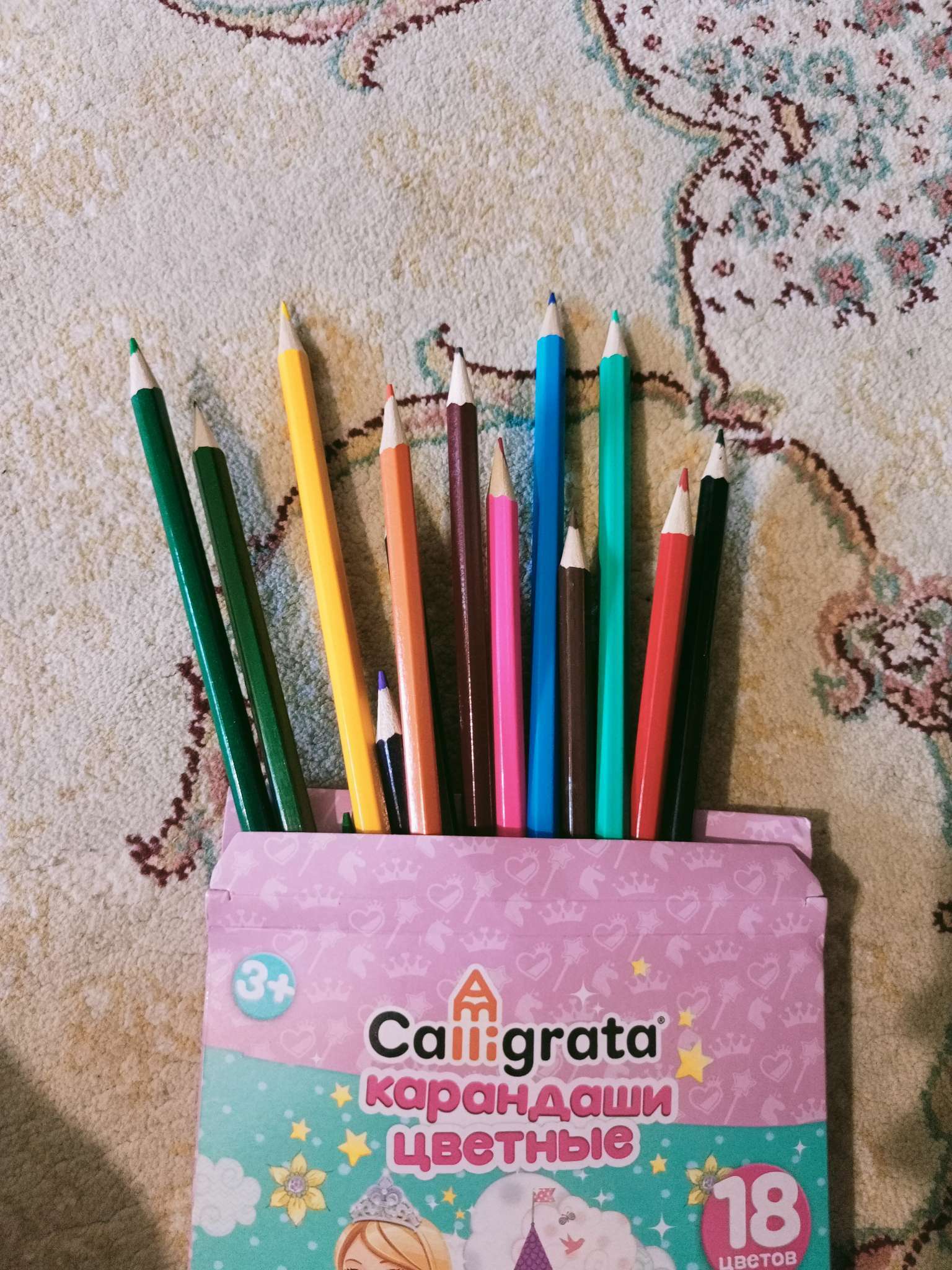 Фотография покупателя товара Карандаши Calligrata «Принцесса», 24 цвета, деревянные, трёхгранные - Фото 4