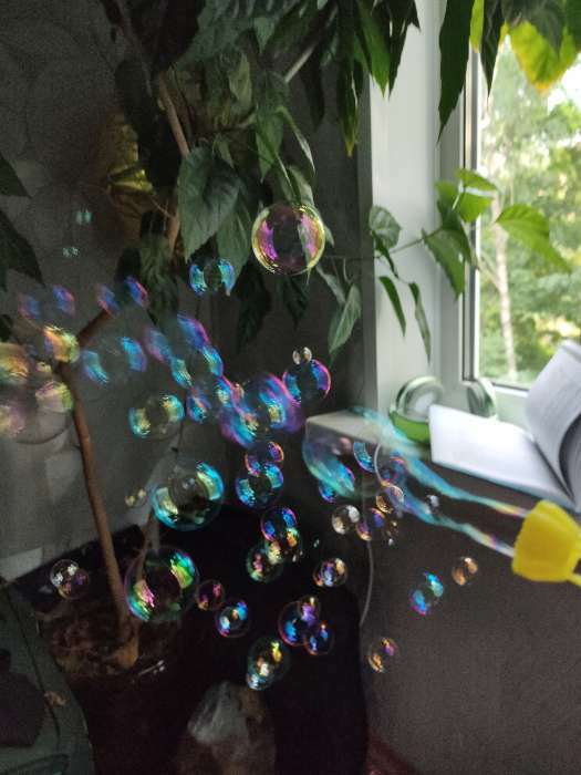 Фотография покупателя товара Генератор-пистолет мыльных пузырей «Пистолет световой» с насадкой и флаконом, 50 мл, цвета МИКС - Фото 3