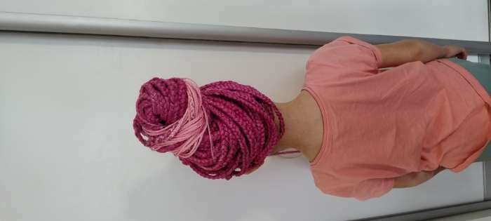 Фотография покупателя товара SIM-BRAIDS Канекалон двухцветный, гофрированный, 65 см, 90 гр, цвет розовый/светло-розовый(#FR-1)