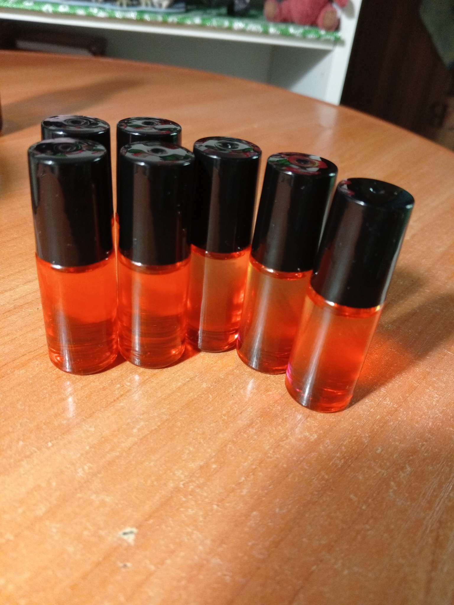 Фотография покупателя товара Флакон для парфюма «Уникальность», с металлическим роликом, 5 мл, цвет МИКС