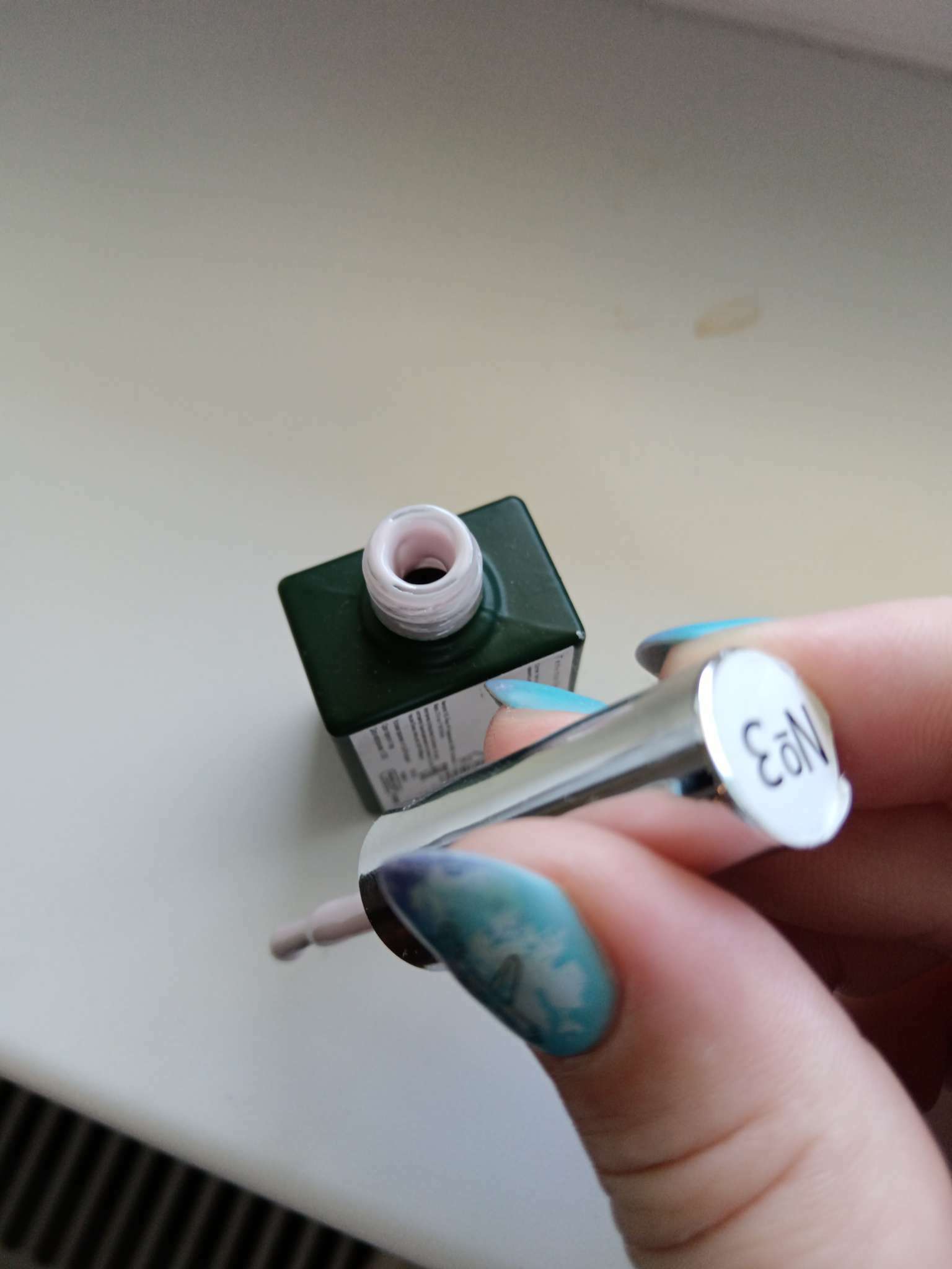 Фотография покупателя товара Гель-лак для ногтей «Secret Beauty», 3-х фазный, цвет белый, 15 мл - Фото 2