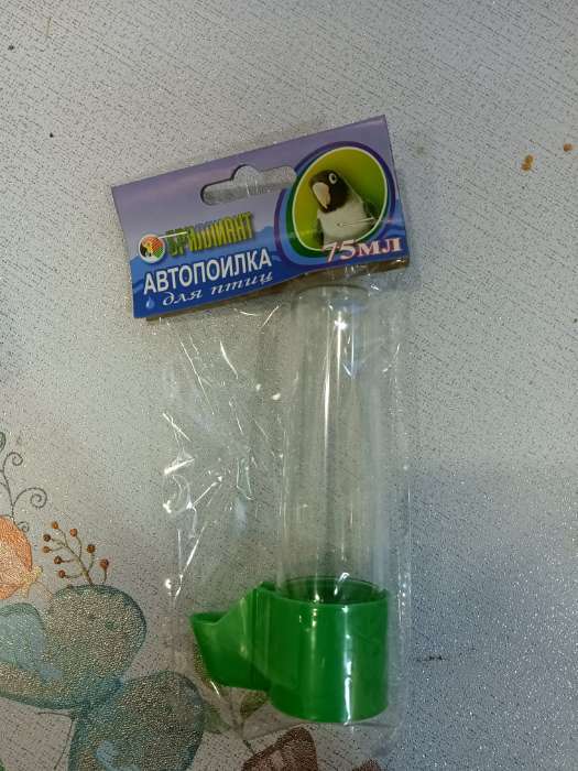 Фотография покупателя товара Автопоилка для птиц, большая (для вертикальных прутьев), 40 х 70 х 140 мм, микс цветов - Фото 2