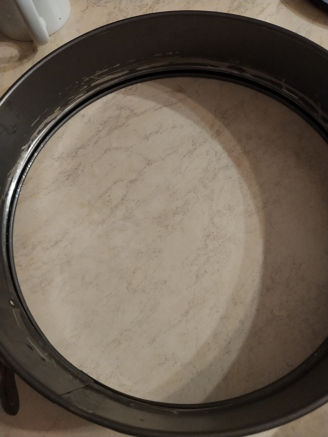 Фотография покупателя товара Форма для выпечки Доляна «Элин. Круг», d=28 см, съёмное дно, антипригарное покрытие, цвет чёрный - Фото 15