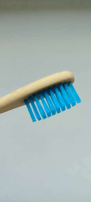 Фотография покупателя товара Зубная щетка бамбуковая жесткая в коробке, синяя - Фото 2