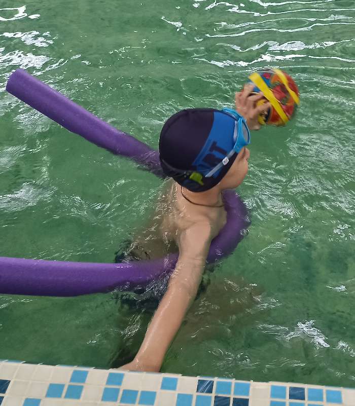 Фотография покупателя товара Шапочка для плавания детская ONLYTOP POOL SPORT, тканевая, обхват 46-52 см - Фото 1