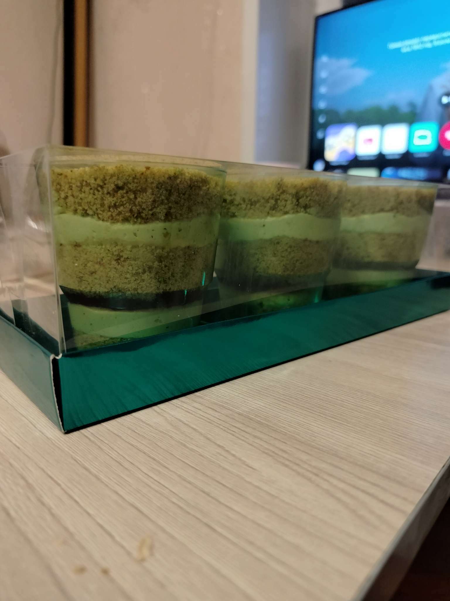 Фотография покупателя товара Коробка кондитерская для муссовых пирожных «Бирюзовая», 27×8.6×6.5 см - Фото 30