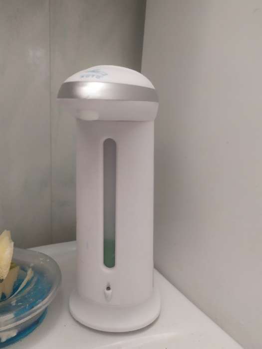 Фотография покупателя товара Диспенсер для антисептика/жидкого мыла сенсорный, 380 мл, на батарейках, цвет белый - Фото 4