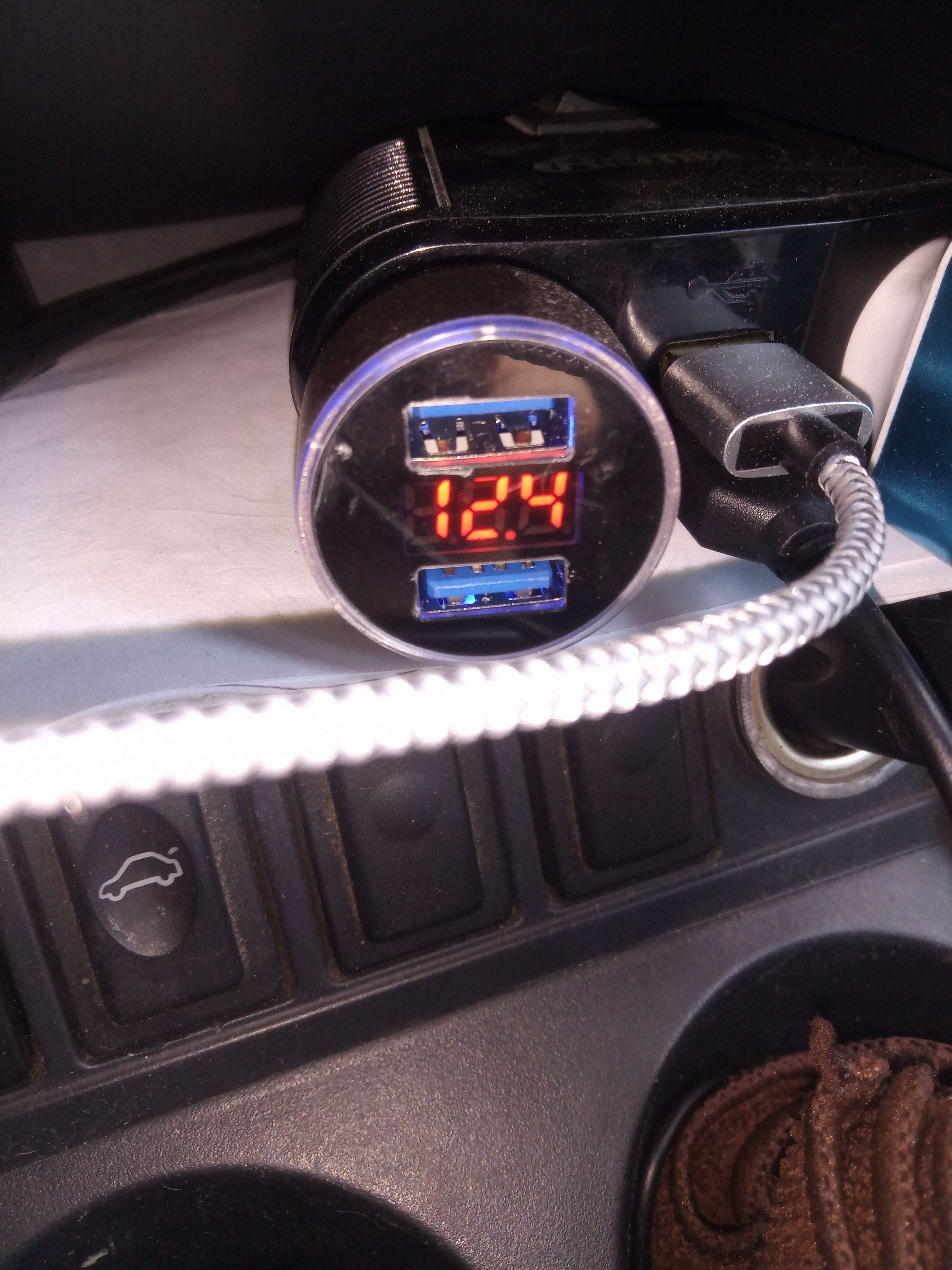 Фотография покупателя товара Автомобильный вольтметр, зарядное устройство TORSO 12-24 В, 2 USB 2А, микс - Фото 3