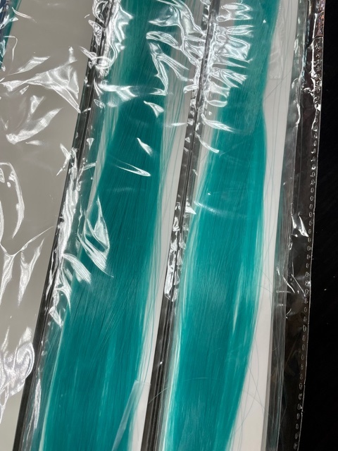 Фотография покупателя товара Локон накладной, прямой волос, на заколке, 50 см, 5 гр, цвет бирюзовый - Фото 9