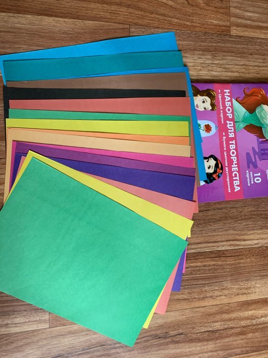 Фотография покупателя товара Набор "Принцессы" А4: 10л цветного одностороннего картона + 16л цветной двусторонней бумаги - Фото 1