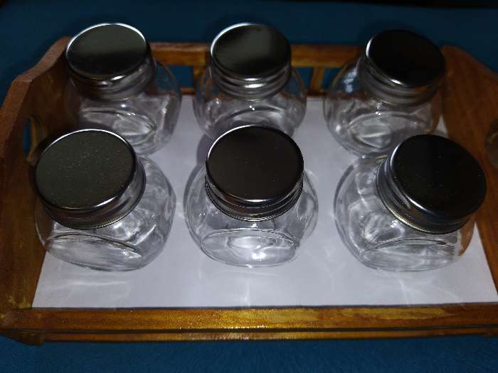 Фотография покупателя товара Баночка стеклянная для специй с металлической крышкой Доляна «Мини», 70 мл, 5,3×3,7×5,4 см