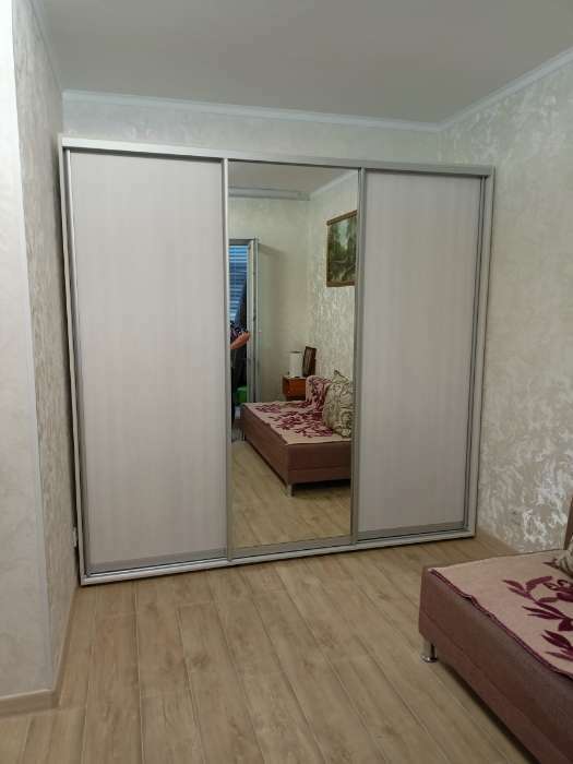 Фотография покупателя товара Шкаф-купе «Сим ДЗ», 2400×600×2300 мм, ЛДСП/зеркало, с ящиками, цвет выбеленное дерево - Фото 5