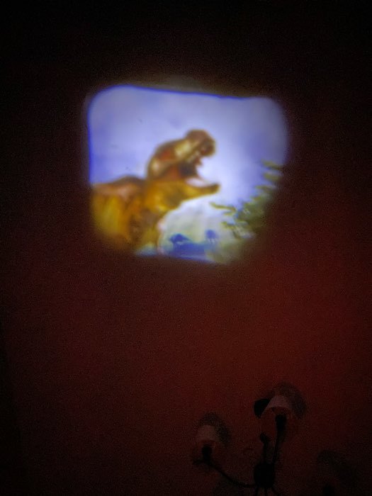 Фотография покупателя товара Проектор-фонарик «Эра динозавров», свет, цвета МИКС - Фото 4