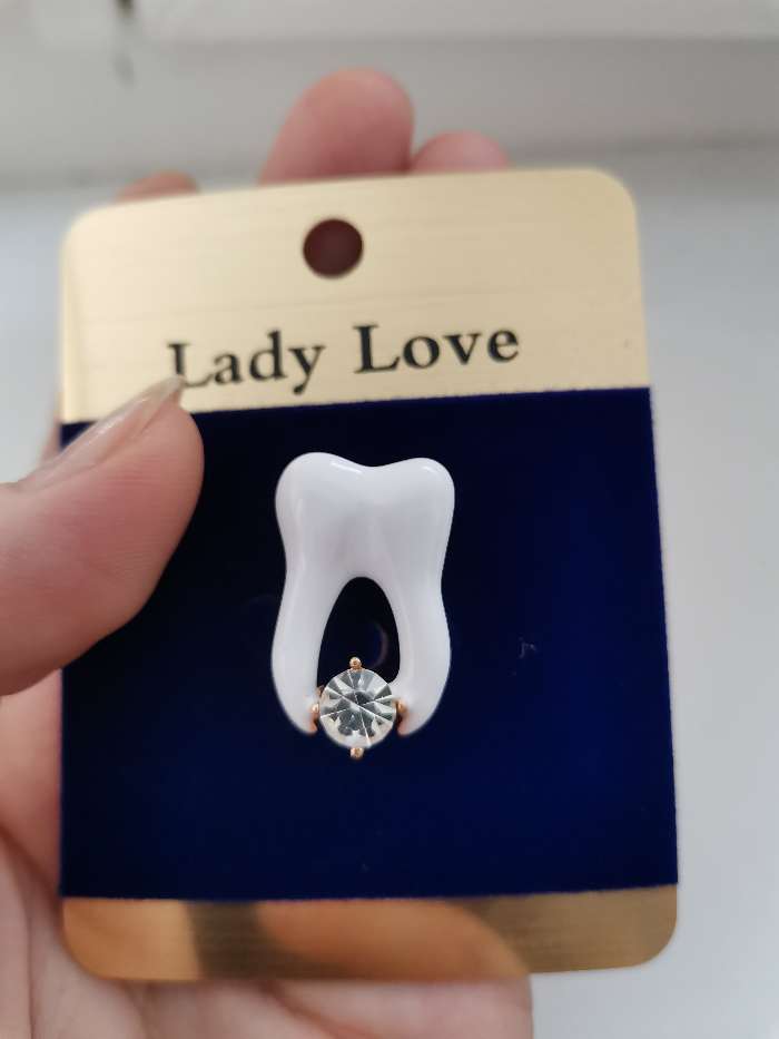 Фотография покупателя товара Брошь «Зуб» со стразой, цвет белый в серебре - Фото 6
