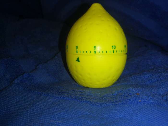 Фотография покупателя товара Таймер механический Доляна «Лимон», цвет жёлтый - Фото 2