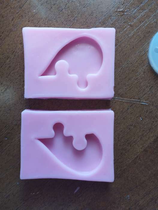 Фотография покупателя товара Молд «Половинки», силикон, 6×4,5×0,9 см, цвет розовый - Фото 1