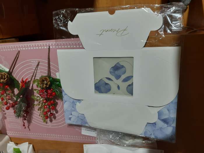 Фотография покупателя товара Коробка для капкейков, кондитерская упаковка двухсторонняя, 4 ячейки «Цветы», 16 х 16 х 10 см - Фото 1