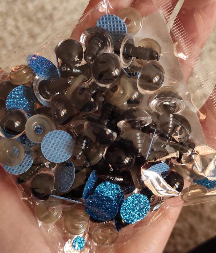 Фотография покупателя товара Глаза винтовые с заглушками, «Блёстки» набор 34 шт, размер 1 шт: 1,4 см, цвет синий