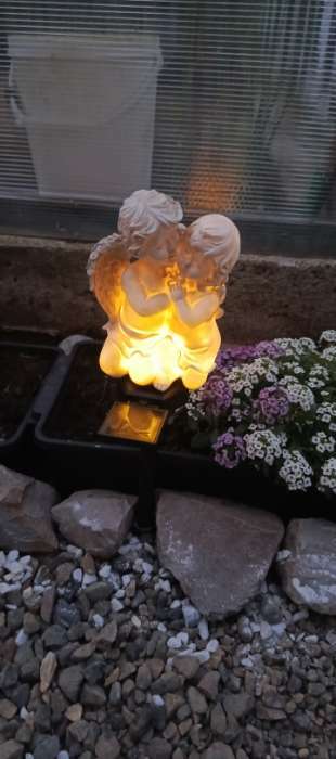 Фотография покупателя товара Садовый светильник «Ангелочки», уличный, на солнечной батарее, 45 см, 1 LED, свечение тёплое белое - Фото 2