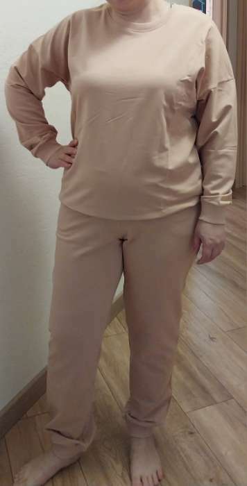 Фотография покупателя товара Костюм женский (свитшот, брюки) MINAKU: Casual Collection, размер 44, песочный - Фото 1